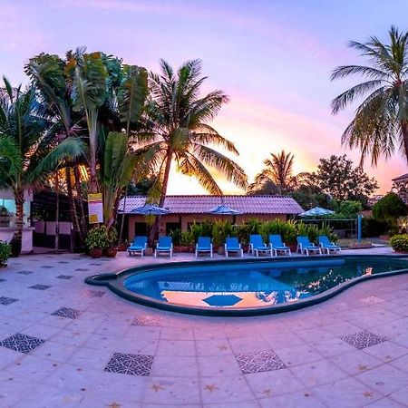 Coconut Resort Hotel Patong Екстериор снимка