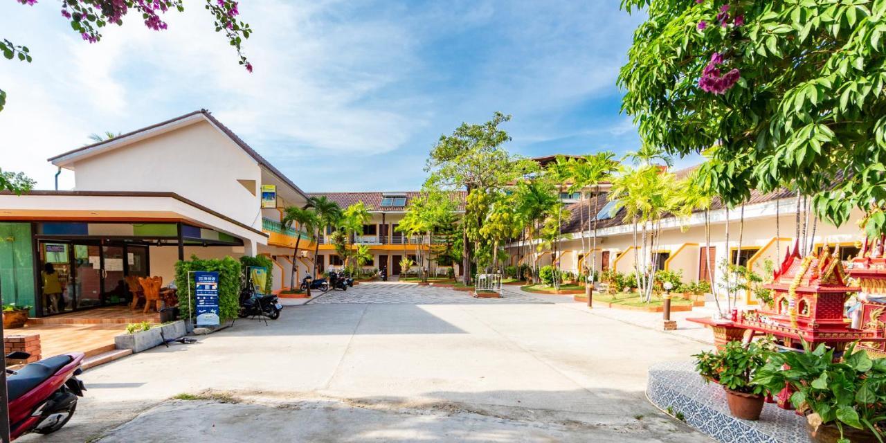 Coconut Resort Hotel Patong Екстериор снимка