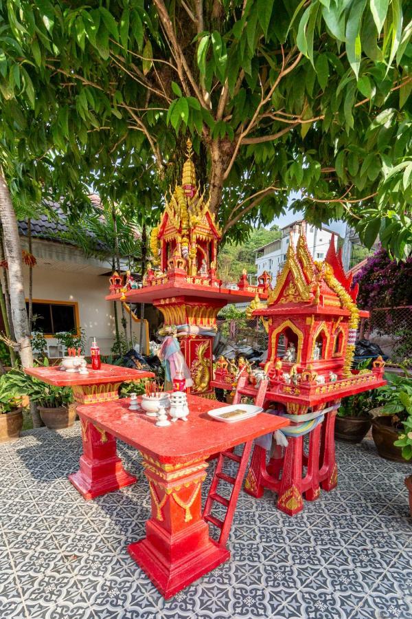 Coconut Resort Hotel Patong Екстериор снимка
