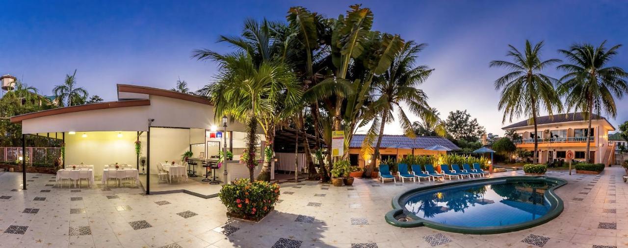 Coconut Resort Hotel Patong Екстериор снимка