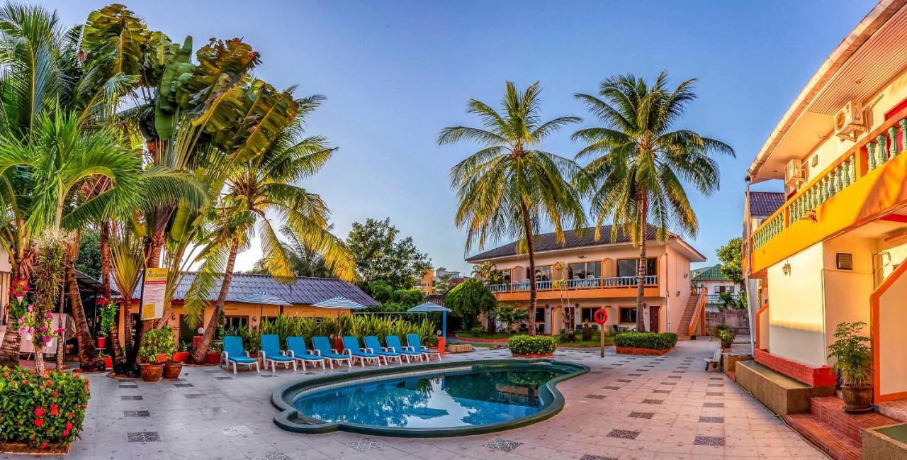 Coconut Resort Hotel Patong Екстериор снимка